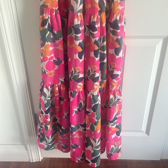 Entro Size Small Floral Maxi Dress Keyhole opening inthe front - Picture 4 of 11